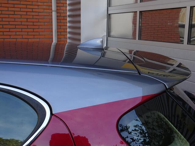 Lexus CT 200h Two-Tone *Adaptive Cruise/Groot Navi/LED/Stoelverw/PDC V+A*