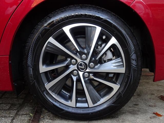 Lexus CT 200h Two-Tone *Adaptive Cruise/Groot Navi/LED/Stoelverw/PDC V+A*