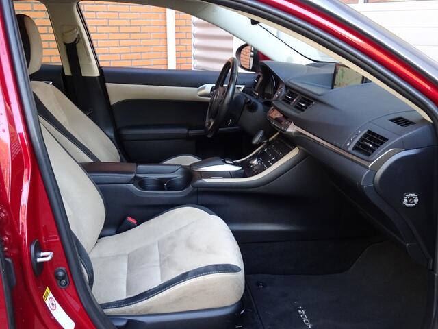 Lexus CT 200h Two-Tone *Adaptive Cruise/Groot Navi/LED/Stoelverw/PDC V+A*