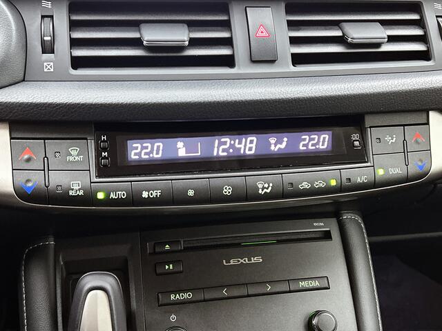 Lexus CT 200h Individual | Leer | Lexus Navigatie | Cruise Control | 17 inch velgen |