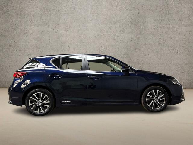 Lexus CT 200h Sport Automaat (GROOT NAVI, CAMERA, ALCANTARA, ADAPTIVE CRUISE, SPORTSTOELEN, LANE ASSIST, ELEK PAKKET, NIEUWSTAAT)