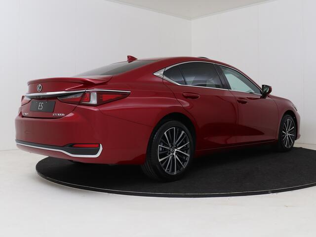 Lexus Es 300h Business Line | Lederen Bekleding | Sunroof | Apple Carplay & Android Auto |