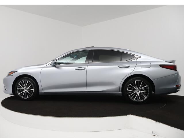 Lexus Es 300h Executive | Mark Levinson audio |