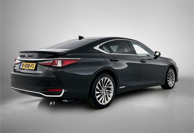 Lexus Es 300h President Line | Mark Levinson | Stoelverwarming en -ventilatie | Head-up Display | 360 graden camera |