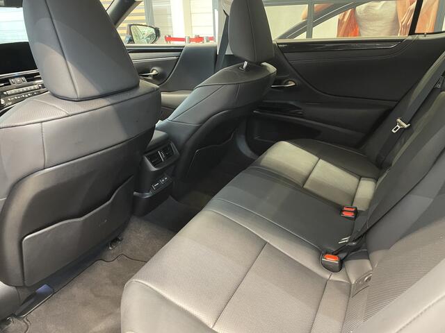 Lexus Es 300h Business F Sport Design