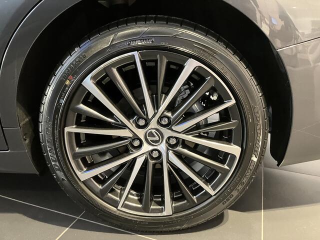 Lexus Es 300h 35th Edition | UIT VOORRAAD LEVERBAAR IN DE KLEUREN SONIC GREY EN GRAPHITE BLACK METALLIC |