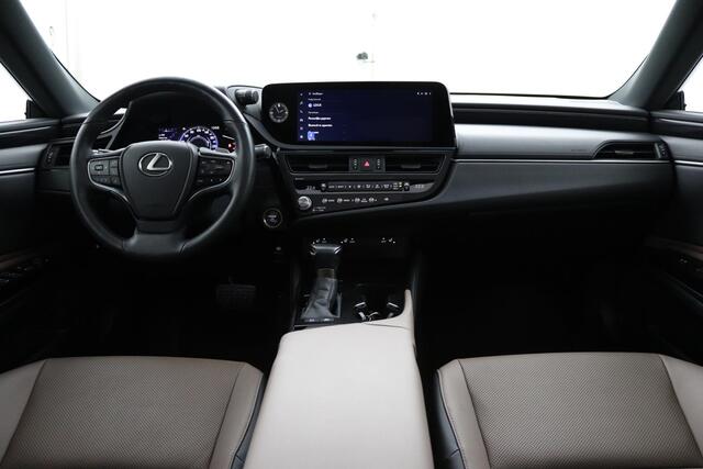 Lexus Es 300h Business Line | Apple Carplay & Android Auto | 18 Inch Lichtmetalen velgen | Stoel & Stuurwielverwarming