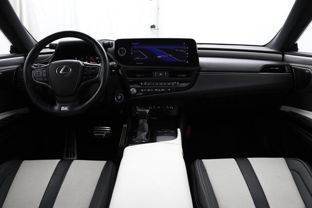 Lexus Es 300h F Sport Line | Mark Levinson | Adaptive Variable Suspension | Blade Scan Koplampen | Head-Up Display