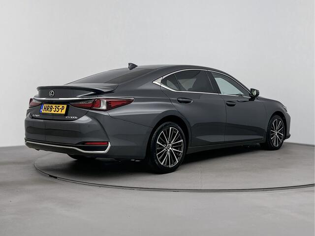 Lexus Es 300h Business Line Limited | BTW aftrekbaar | Stoel- en stuurverwarming | Carplay |