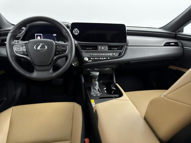 Lexus Es 300h Business Line Limited | BTW aftrekbaar | Stoel- en stuurverwarming | Carplay |