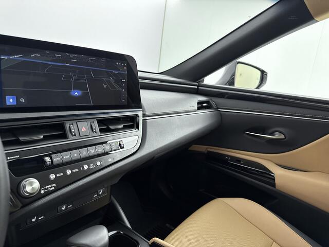 Lexus Es 300h Business Line Limited | BTW aftrekbaar | Stoel- en stuurverwarming | Carplay |