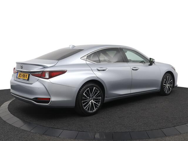 Lexus Es 300h Business Line | 18 Inch Lichtmetalen velgen | Blind Spot Monitor | Stoel & stoelverwarming | Schuif-/kanteldak