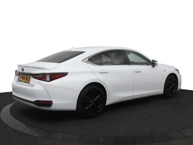 Lexus Es 300h F Sport Line | Mark Levinson | Adaptive Variable Suspension | Blade Scan Koplampen | Head-Up Display