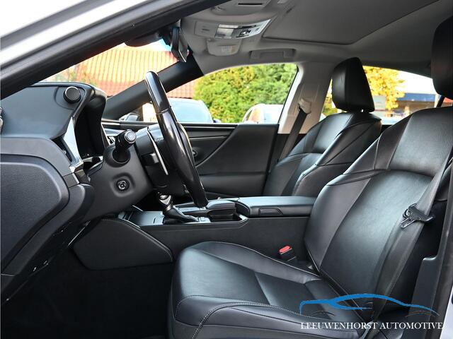 Lexus Es 300h Comfort Line, panodak, elektr. stoelen, camera, 2 x PDC, leer, Dealer onderhouden