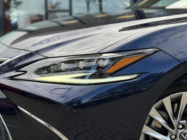 Lexus Es 300h President Line | Schuif- kanteldak | Mark Levinson | Beige leder