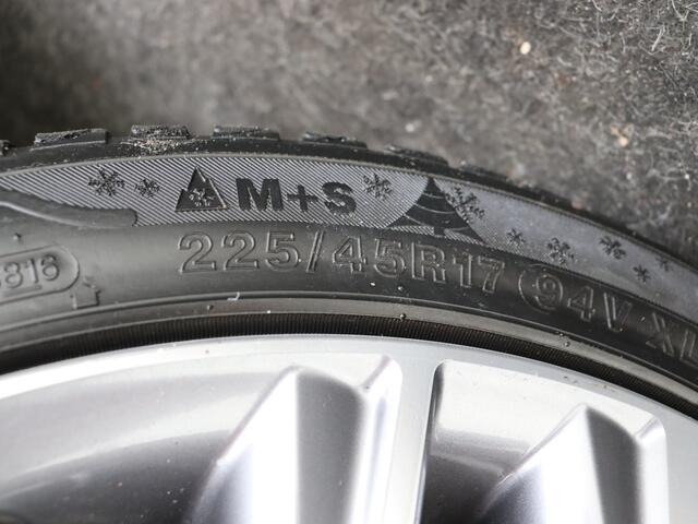 Lexus IS 300h Hybrid Business Line | Quad LED Koplampen | Safety System | Stoelverwarming |