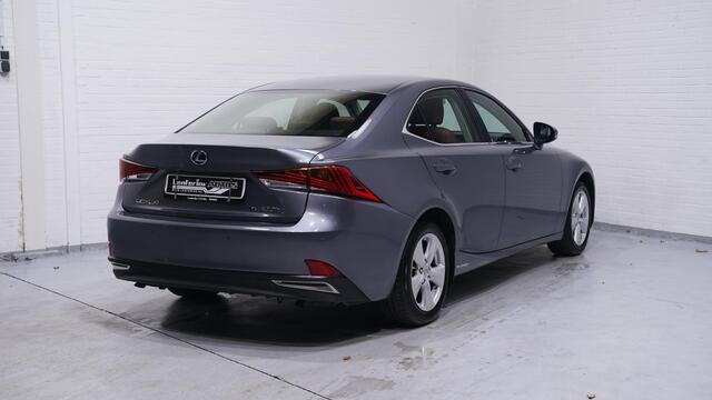 Lexus IS 300h Hybrid Navi Leder Clima Led koplampen PDC NAP Rijklaar!