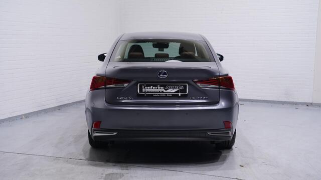Lexus IS 300h Hybrid Navi Leder Clima Led koplampen PDC NAP Rijklaar!