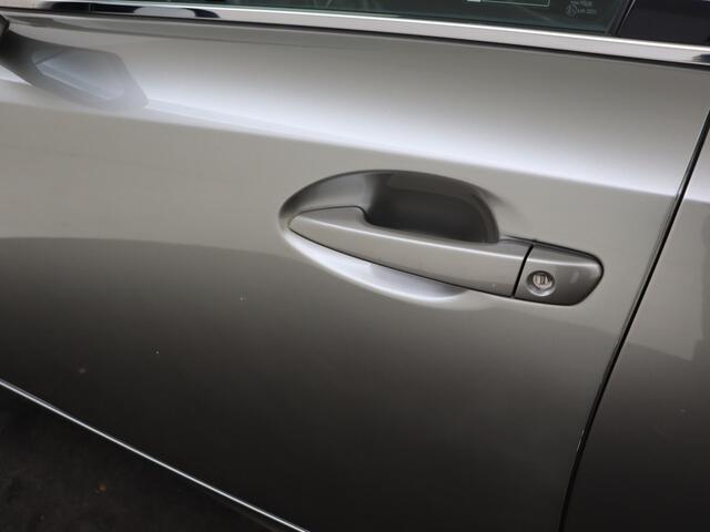 Lexus IS 300h Hybrid Business Line | Cruise control | Panorama Dak | Parkeercamera |