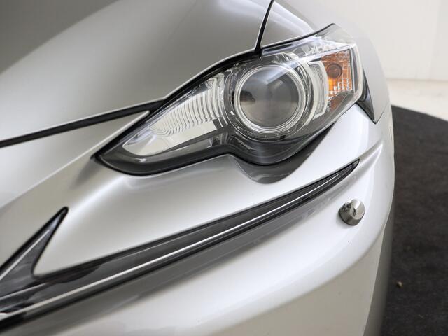 Lexus IS 300h Hybrid Business Line | Cruise control | Panorama Dak | Parkeercamera |