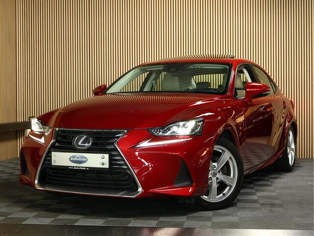 Lexus IS 300h Hybrid Business PANO MEMORY NAVI CRUISE STOEL+STUUR VW "18