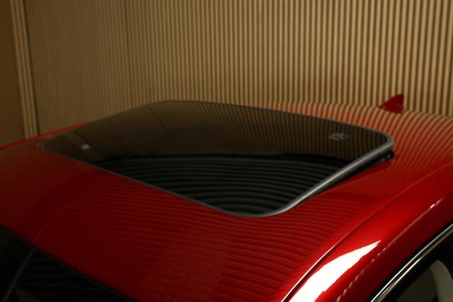 Lexus IS 300h Hybrid Business PANO MEMORY NAVI CRUISE STOEL+STUUR VW "18