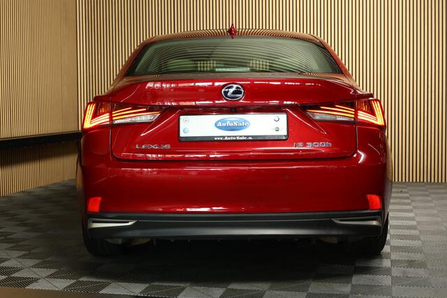 Lexus IS 300h Hybrid Business PANO MEMORY NAVI CRUISE STOEL+STUUR VW "18
