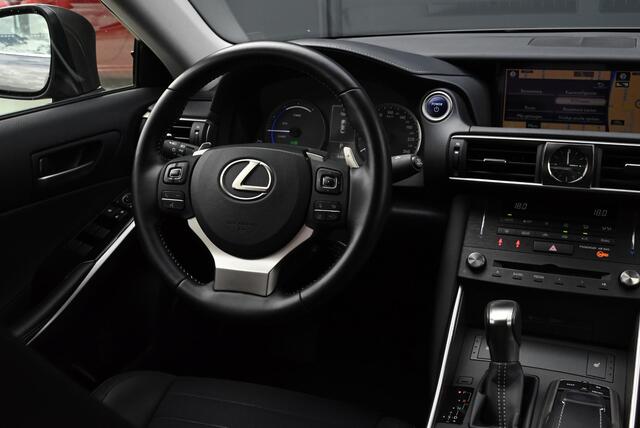 Lexus IS 300h Hybrid Business Line Pro | NL Auto | Dealer onderhouden
