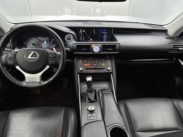 Lexus IS 300h First Edition | Elektrisch Verstelbare Stoelen | Cruise Control Adaptief | Parkeersensoren |