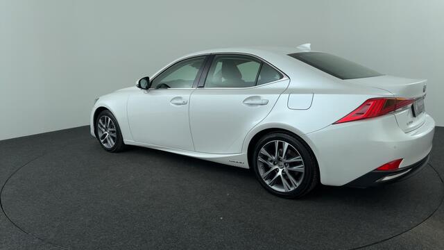 Lexus IS 300h Hybrid Business Line