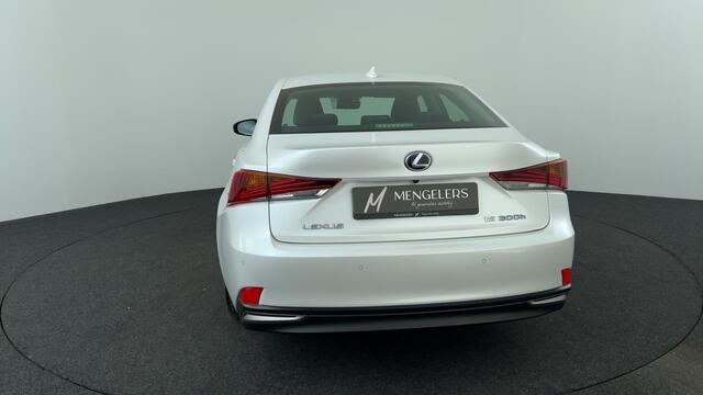 Lexus IS 300h Hybrid Business Line