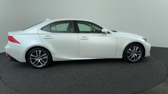 Lexus IS 300h Hybrid Business Line