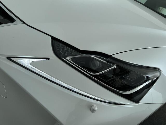 Lexus IS 300h Hybrid Business Line