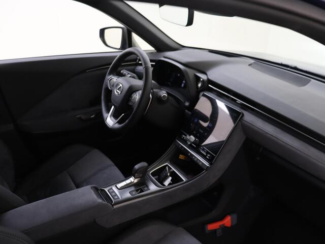 Lexus LBX Original Edition 2WD | Head-up display | Full LED | 360 Camera | Navigatie | Adaptive Cruise Control | Stoelverwarming