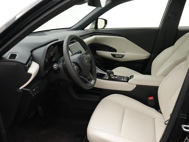 Lexus LBX Elegant 2WD Tech Pack Limited | Dodehoekdetector | Stuur- en stoelverwarming |