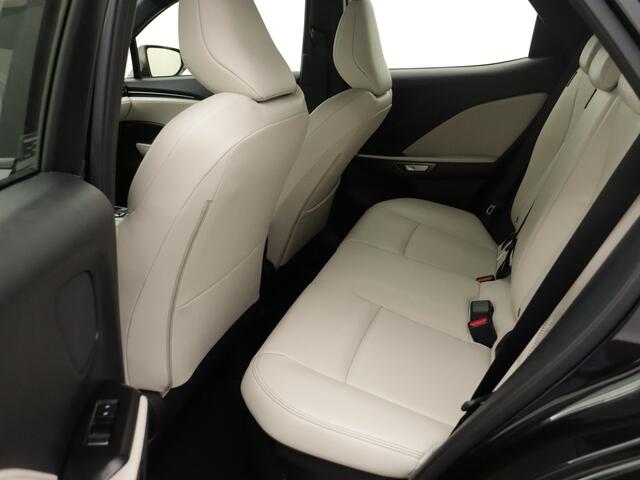 Lexus LBX Elegant 2WD Tech Pack Limited | Dodehoekdetector | Stuur- en stoelverwarming |