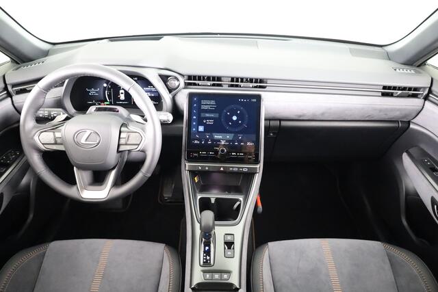 Lexus LBX Cool 2WD - Advanced Pack *DEMO* | 360 Camera | Stoel en stuurwiel verwarmd | Parkeersensoren | LM velgen | Dodehoek Ass. | Head up Display |