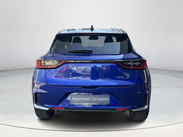 Lexus LBX Emotion 2WD