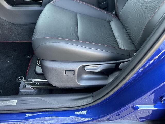 Lexus LBX Emotion 2WD