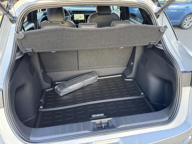 Lexus LBX Emotion 1.5 Hybrid Bi-Tone Tech Pack Leder Stoel Stuur verwarming PDC Navi Carplay