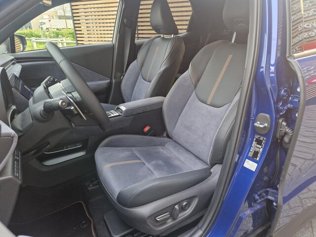 Lexus LBX Cool 2WD | Advance Pack |