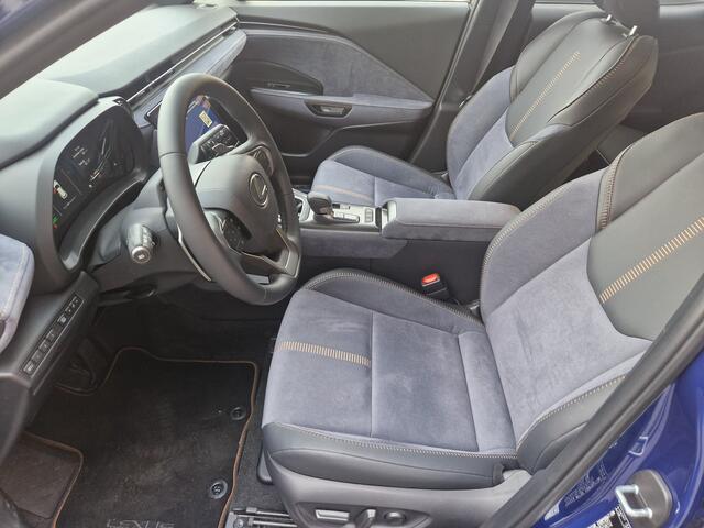 Lexus LBX Cool 2WD | Advance Pack |