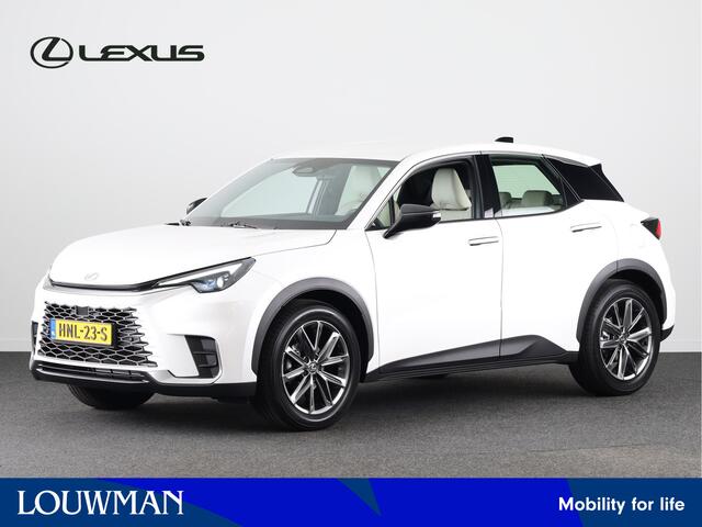 Lexus LBX 2WD Elegant Limited | Tech Pack | Verwarmde voorstoelen | Navigatie | Apple Carplay /- Android Auto |