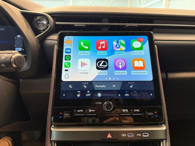 Lexus LBX Elegant 2WD