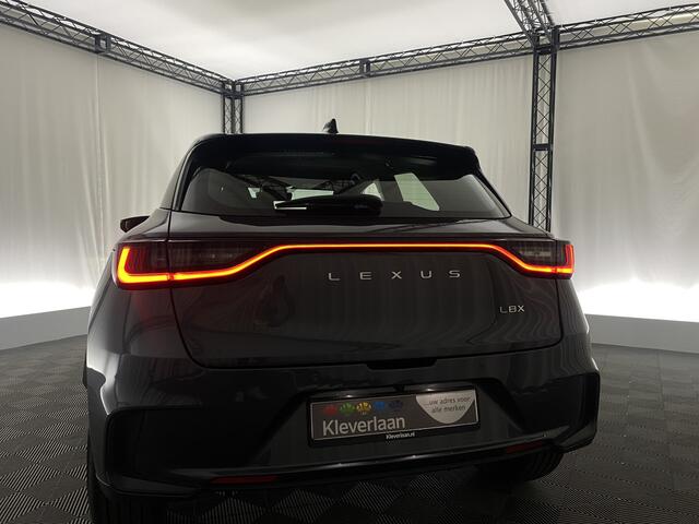 Lexus LBX HEV Business Line 2WD Automaat | Apple Carplay | Camera | Dodehoek Det. | 136 PK |
