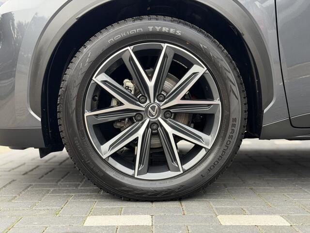 Lexus LBX Emotion Bi-Tone 2WD Dodehoekdetectie, Elektrische achterklep, Lederen bekleding , All-in Rijklaarprijs