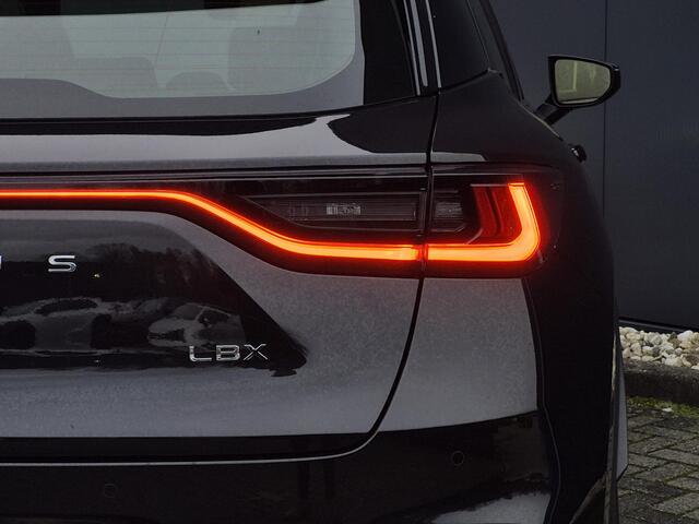Lexus LBX Business Line Pro 2WD | Stoel/stuur verw. | Full-LED | Parkeersensor rondom |