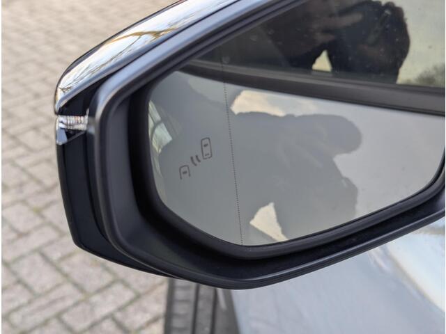 Lexus LBX Business Line 2WD | Comfort + Safety Pack | Stoel- stuurverwarming | BSM | PDC V+A | ACC | Camera