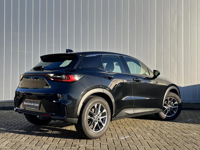 Lexus LBX 2WD Parkeersensoren Dodehoekdetectie Stoel Stuur Verwarming Navi Carplay