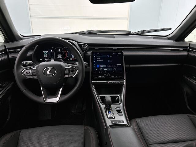 Lexus LBX Emotion 2WD | Tech Pack |